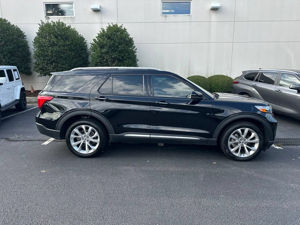 Used 2023 Ford Explorer Platinum w/ Technology Package AWD/4WD image 2