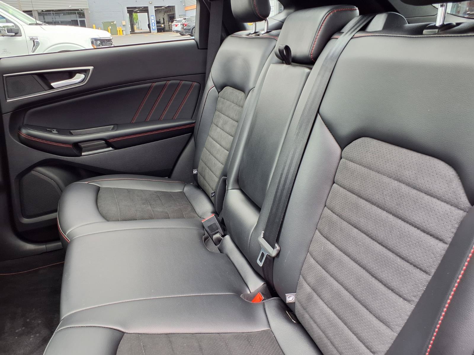 Used 2024 Ford Edge ST-Line AWD/4WD image 7