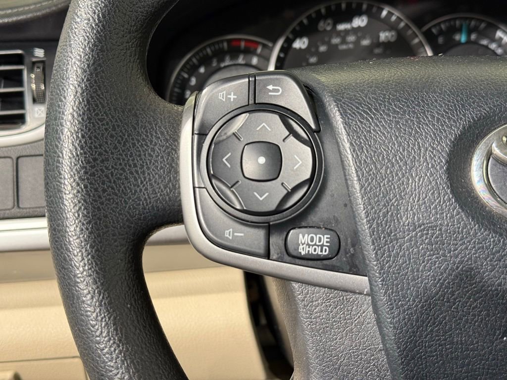Used 2012 Toyota Camry LE image 21