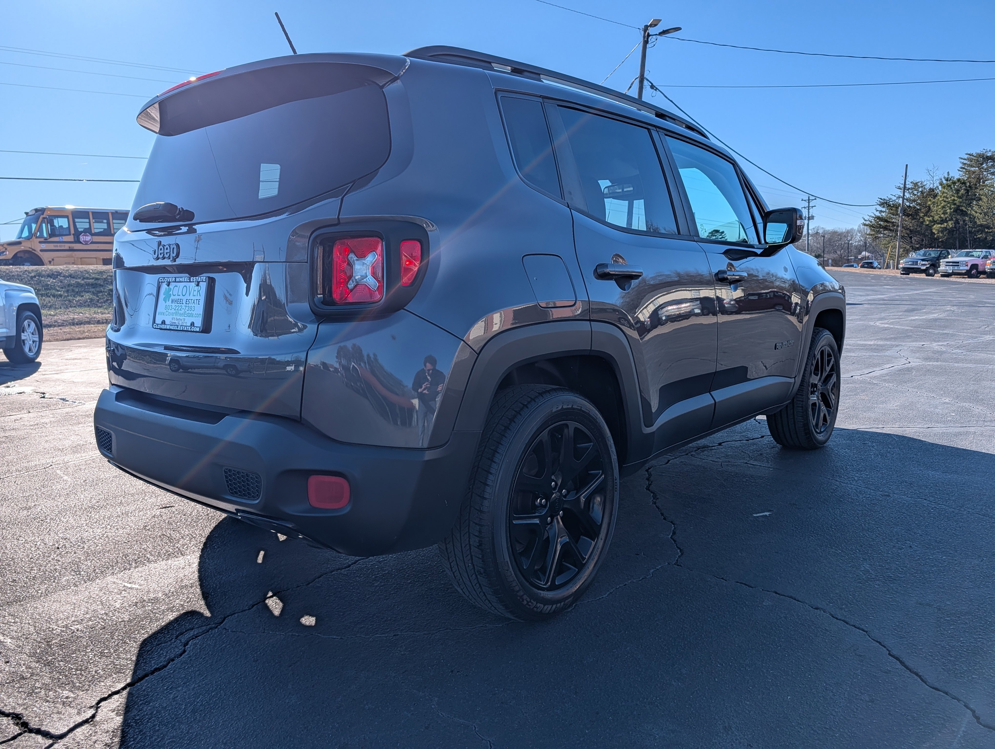 Used 2017 Jeep Renegade Altitude AWD/4WD image 6