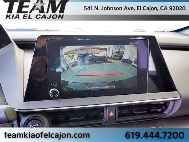 Used 2025 Toyota Prius LE FWD image 28