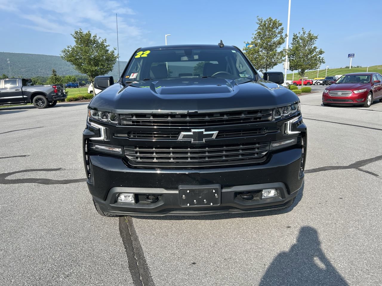 Used 2022 Chevrolet Silverado 1500 RST w/ LPO, Blackout Package AWD/4WD image 2
