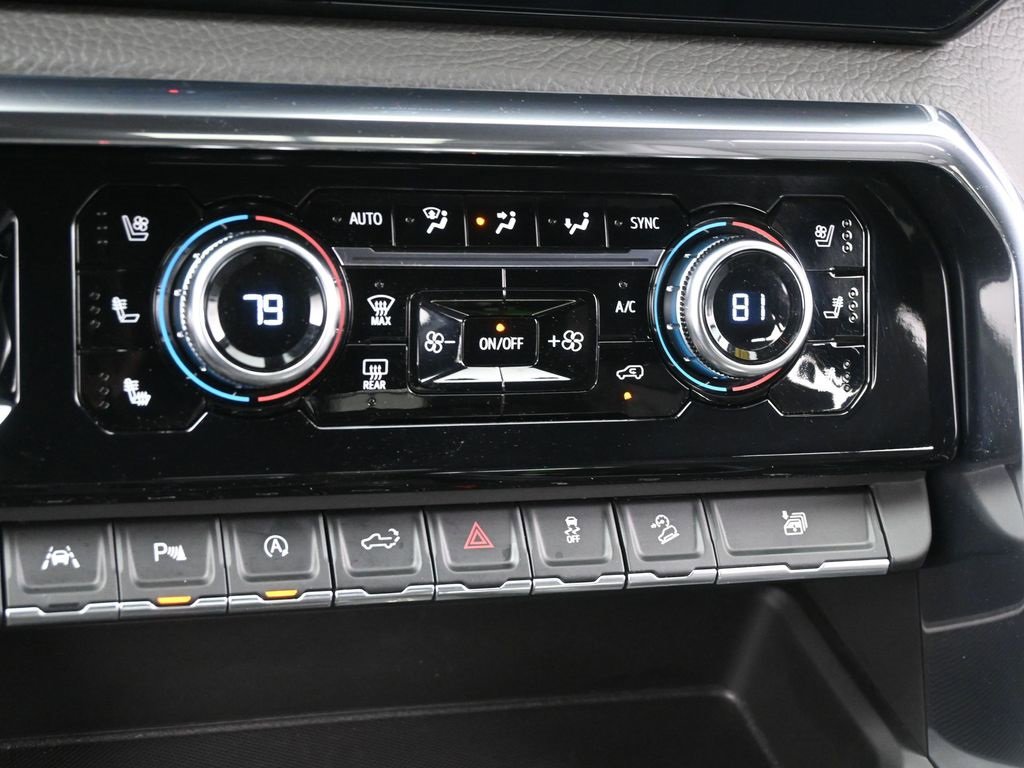 Used 2024 GMC Sierra 1500 Denali w/ Technology Package image 12