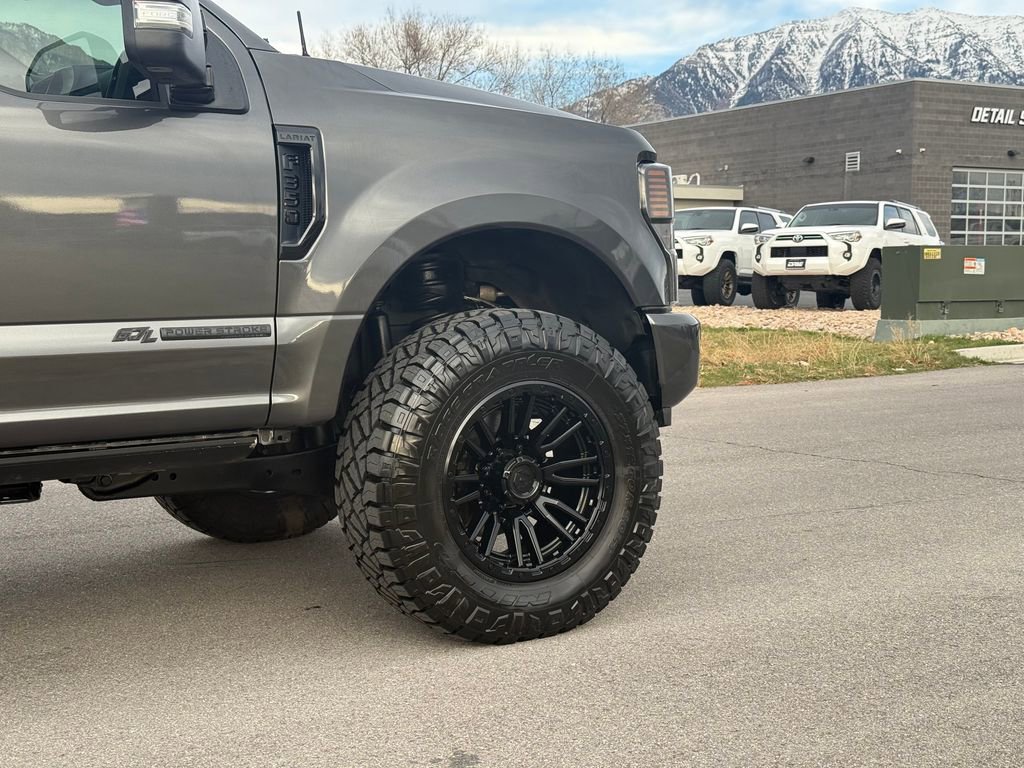 Used 2020 Ford F350 Lariat image 4