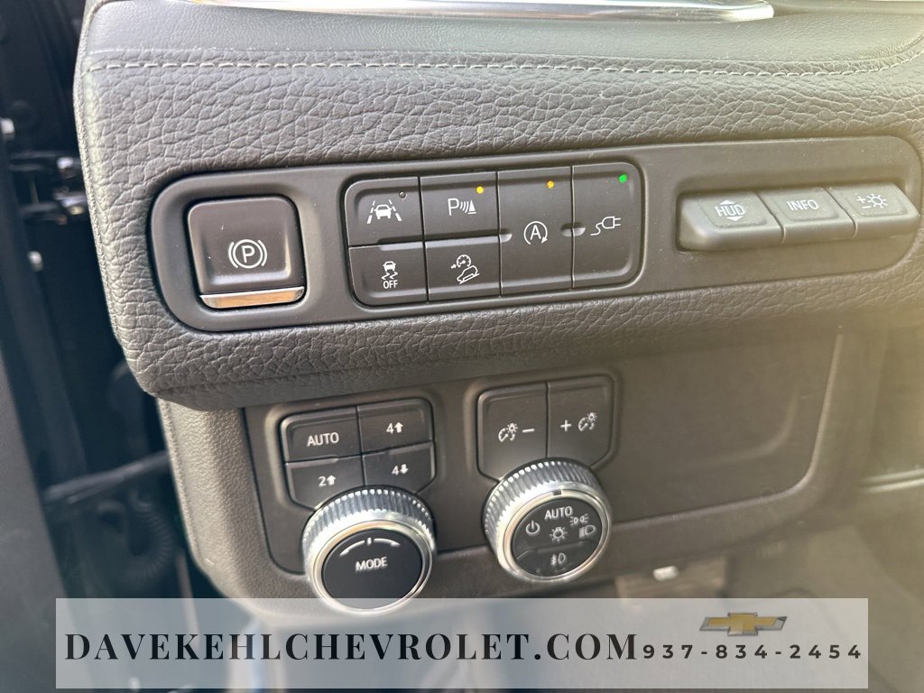 Used 2021 GMC Yukon XL Denali w/ Denali Premium Package image 12