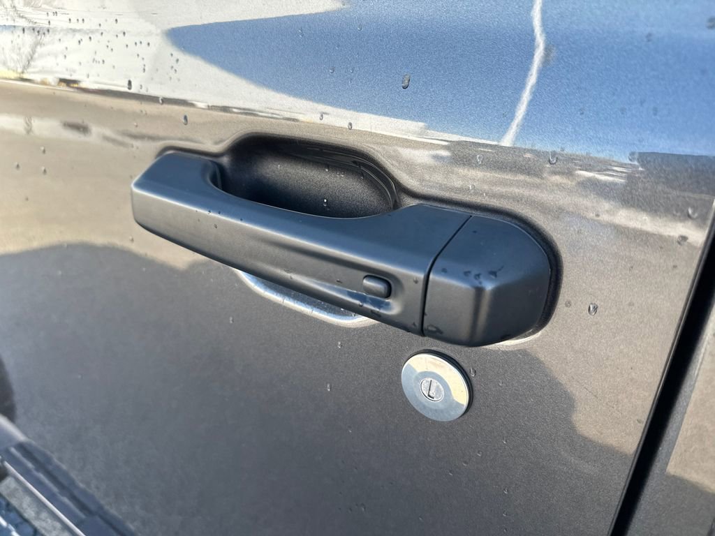 Used 2022 Jeep Gladiator Sport image 49