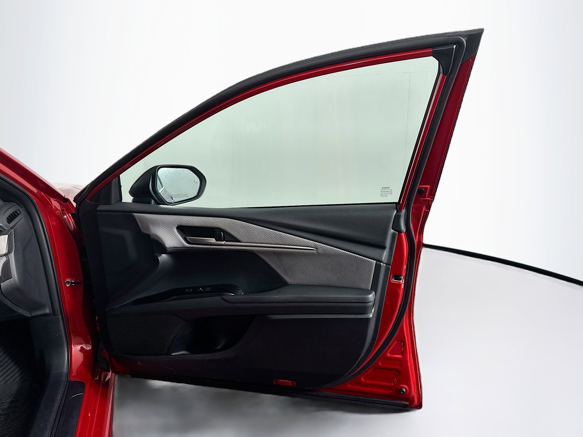 Used 2025 Toyota Camry SE image 32