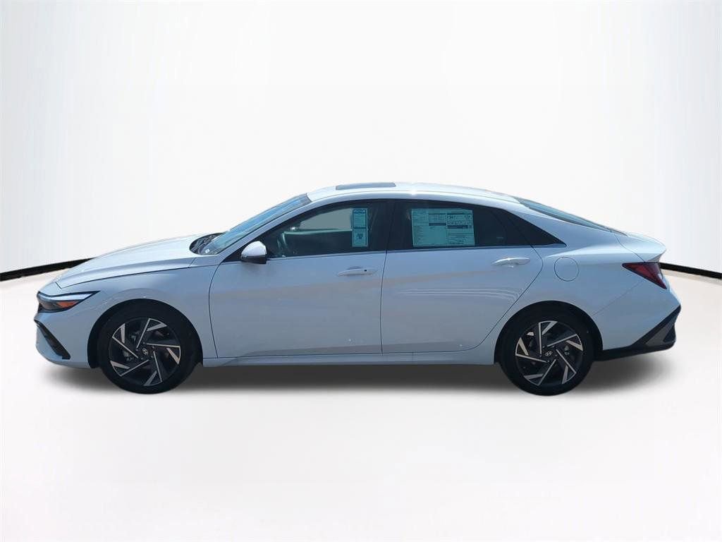 New 2026 Hyundai Elantra Limited image 8