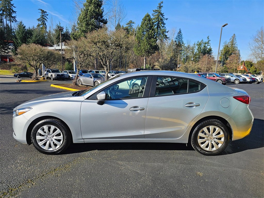 Used 2018 MAZDA MAZDA3 Sport image 4