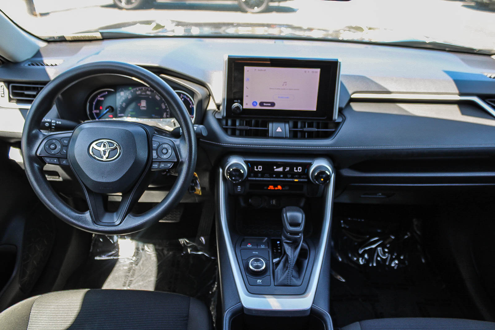 Used 2024 Toyota RAV4 LE AWD/4WD image 14