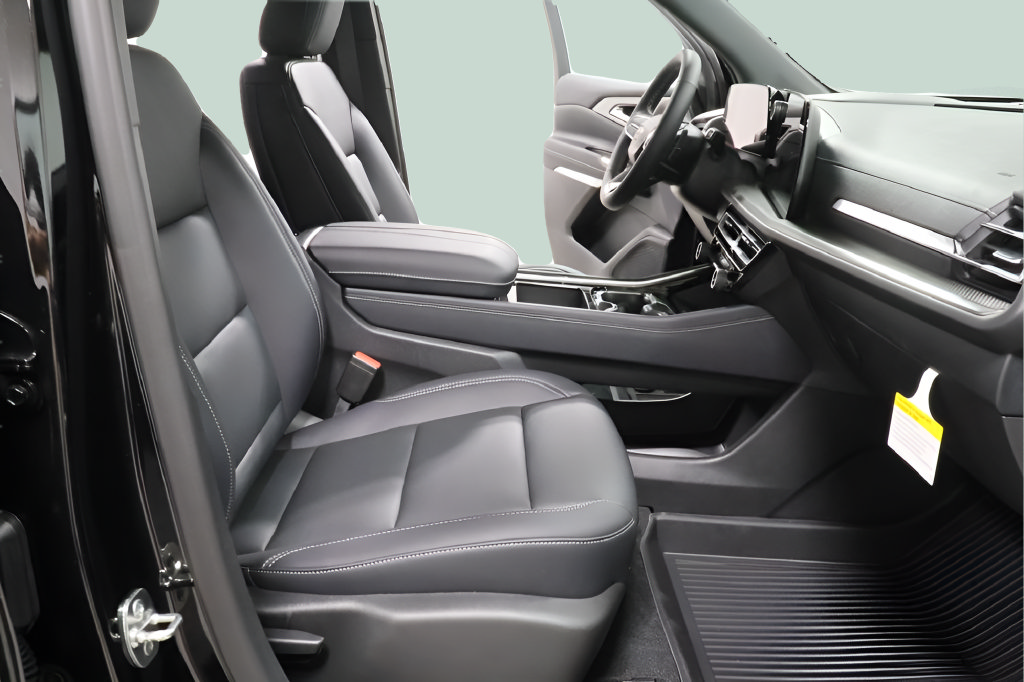 New 2026 Chevrolet Traverse LT w/ Driver Confidence Package FWD image 30