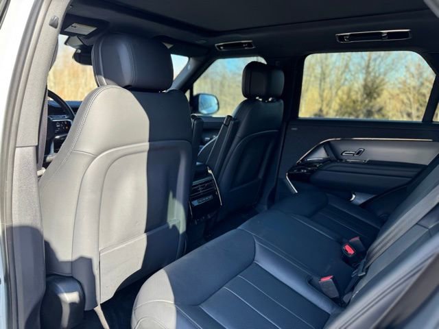 Used 2025 Land Rover Range Rover Sport SE image 13