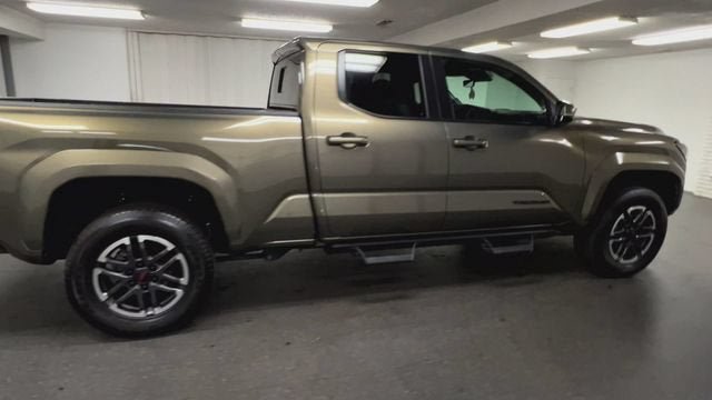 Used 2026 Toyota Tacoma TRD Sport w/ TRD Sport Upgrade Package AWD/4WD image 9
