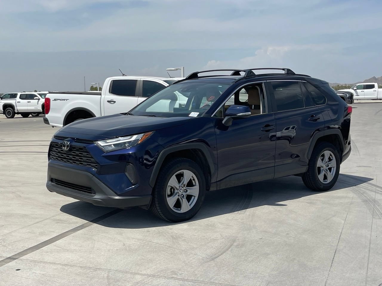 Used 2023 Toyota RAV4 XLE w/ Convenience Package FWD image 4