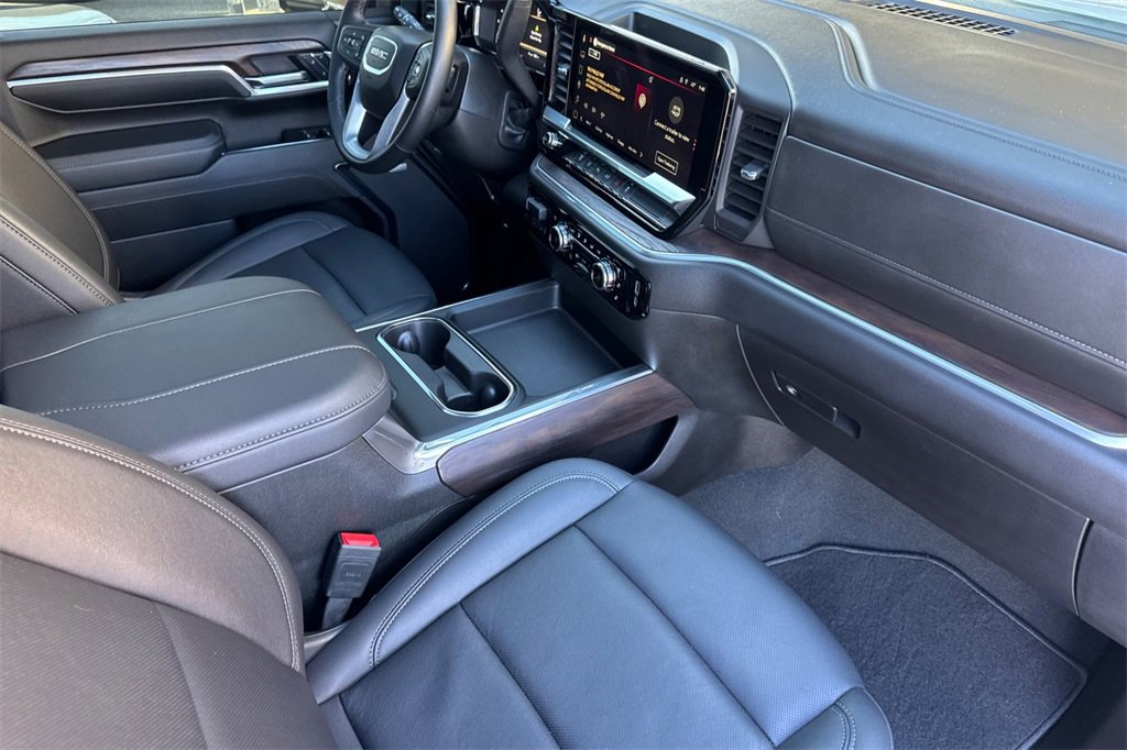 Used 2024 GMC Sierra 2500 SLT w/ SLT Premium Package image 15