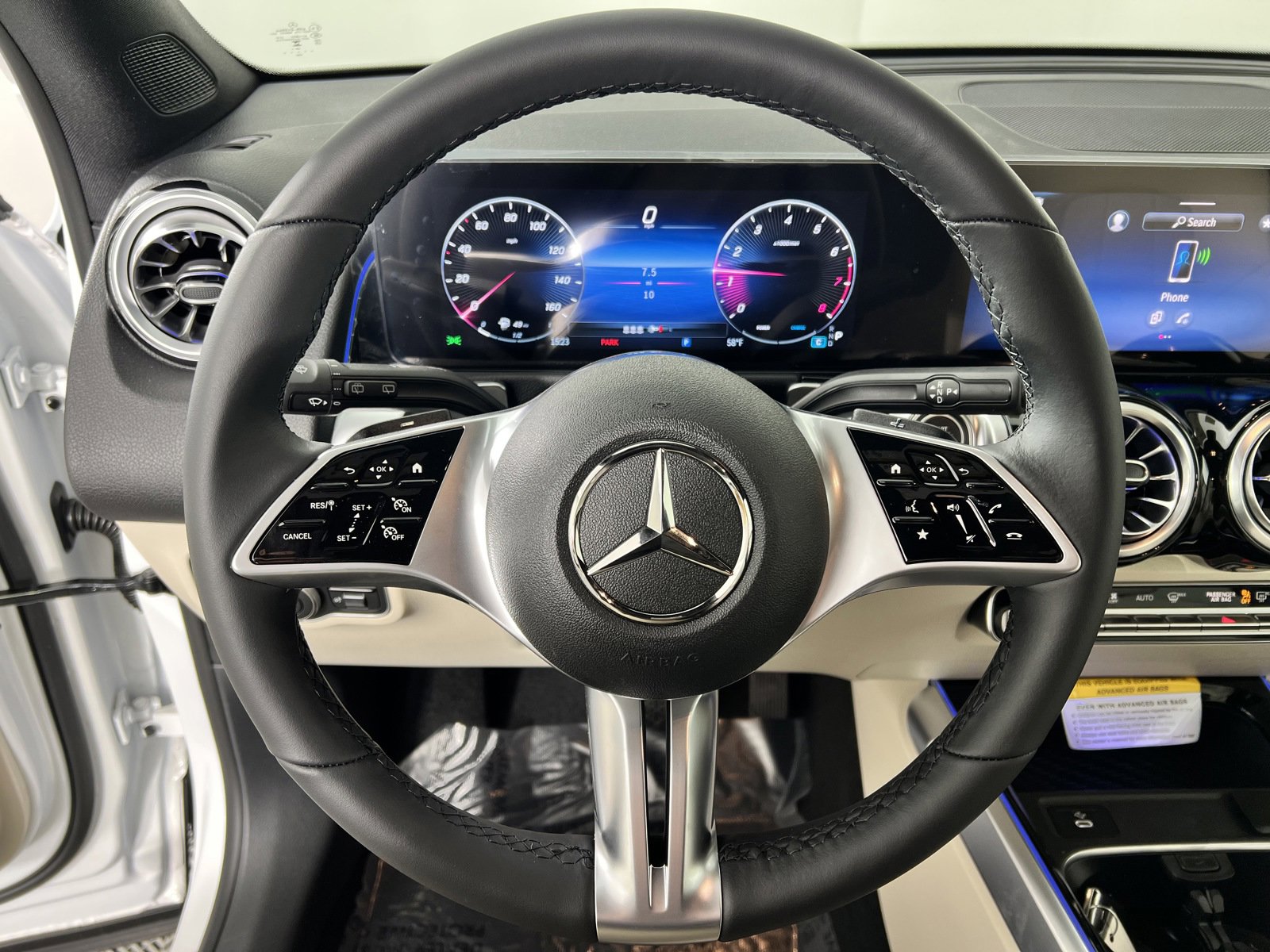 New 2025 Mercedes-Benz GLB 250 image 27