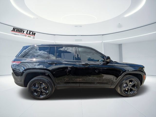 New 2025 Jeep Grand Cherokee Limited w/ Black Appearance Package image 2