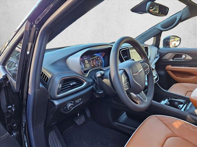 New 2026 Chrysler Pacifica Pinnacle image 3
