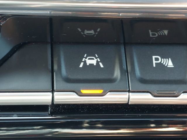 Used 2023 Chevrolet Silverado 1500 High Country w/ Technology Package image 24