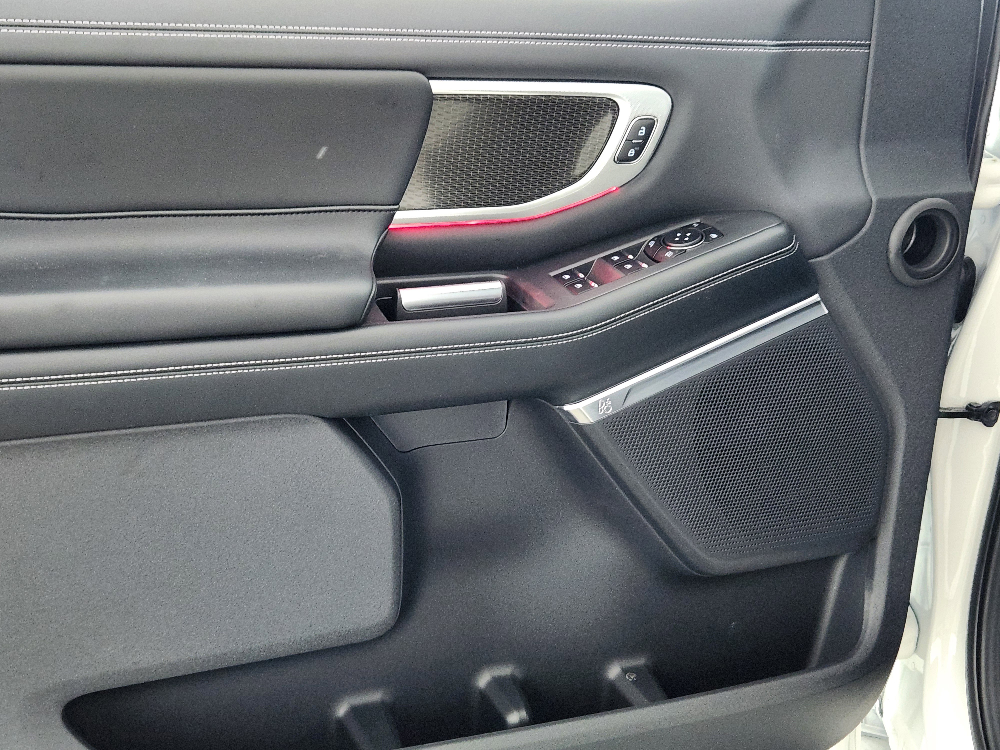 New 2026 Ford Expedition Max Platinum w/ Stealth Appearance Package image 17