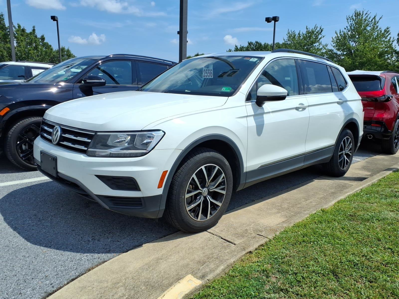 Used 2021 Volkswagen Tiguan SE w/ Panoramic Sunroof Package AWD/4WD image 3