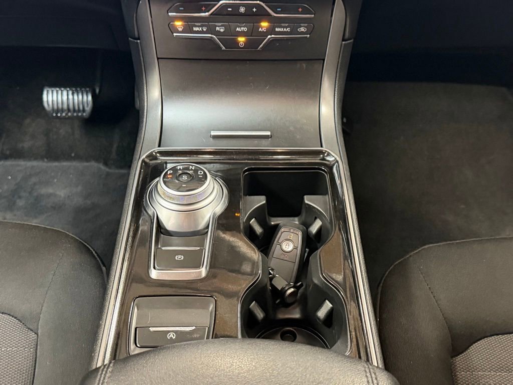 Used 2020 Ford Edge SE image 15