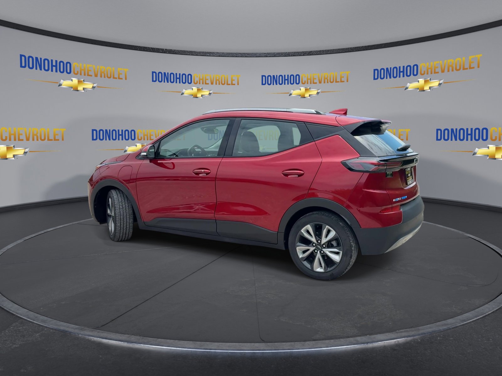 Used 2022 Chevrolet Bolt EUV LT w/ Convenience Package FWD image 9