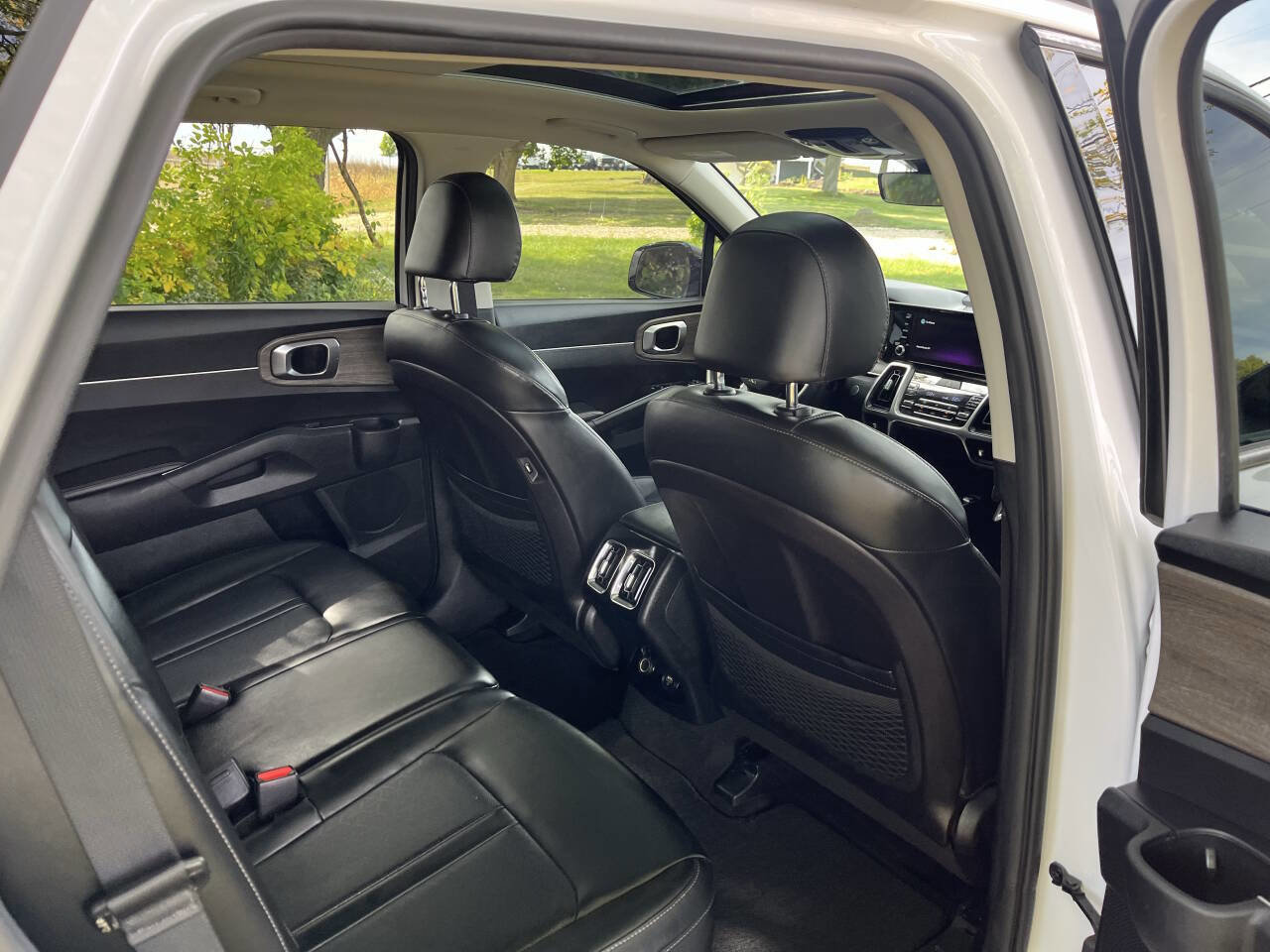 Used 2022 Kia Sorento S w/ Panoramic Sunroof Package image 38