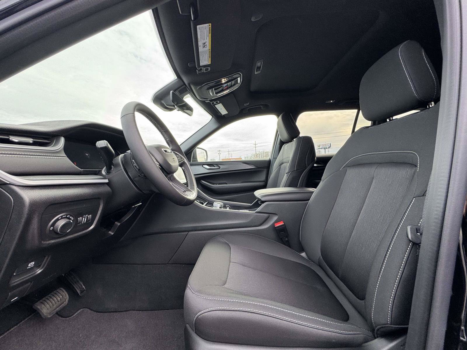 New 2026 Jeep Grand Cherokee Laredo X AWD/4WD image 19
