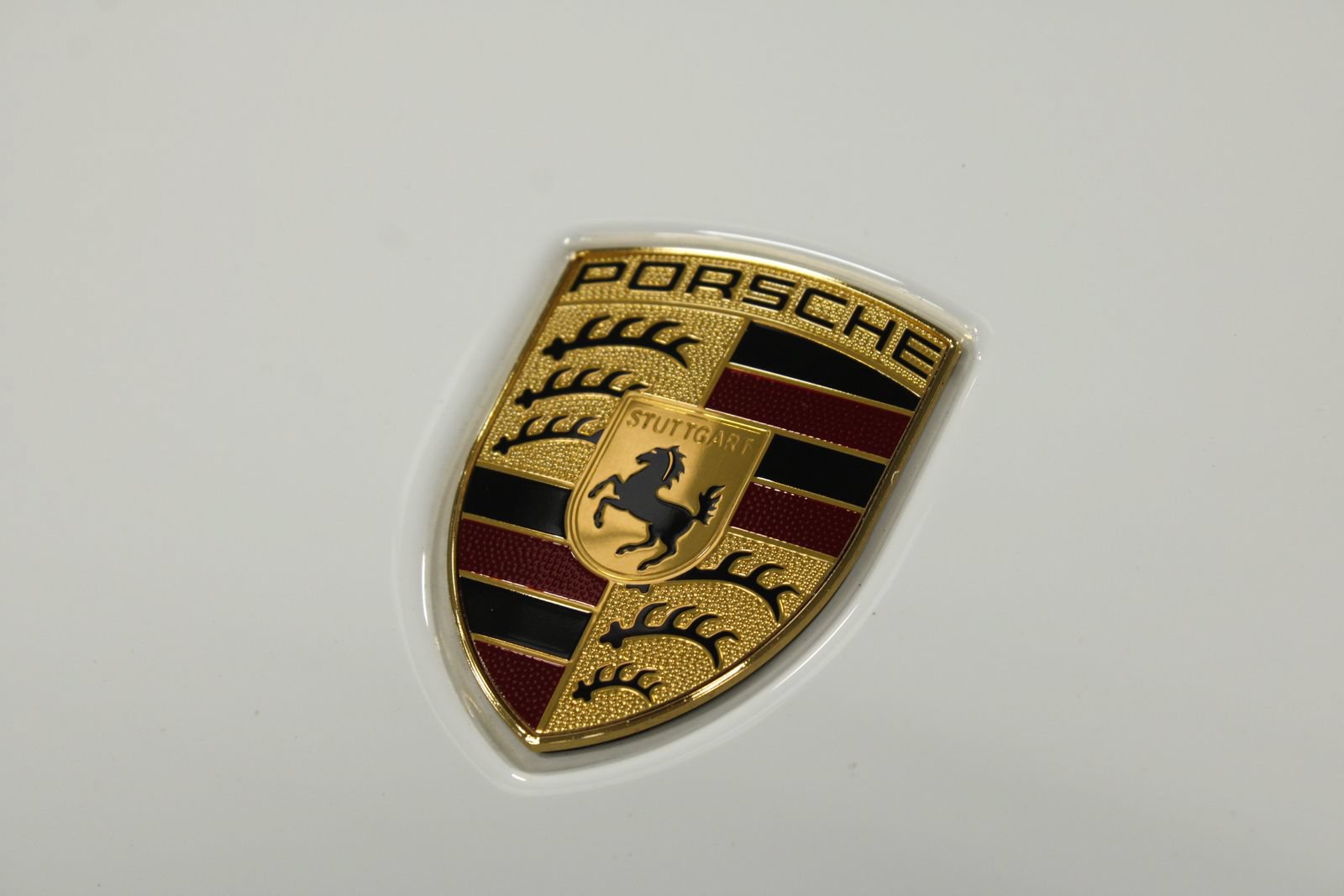 Certified 2025 Porsche Macan AWD/4WD image 11