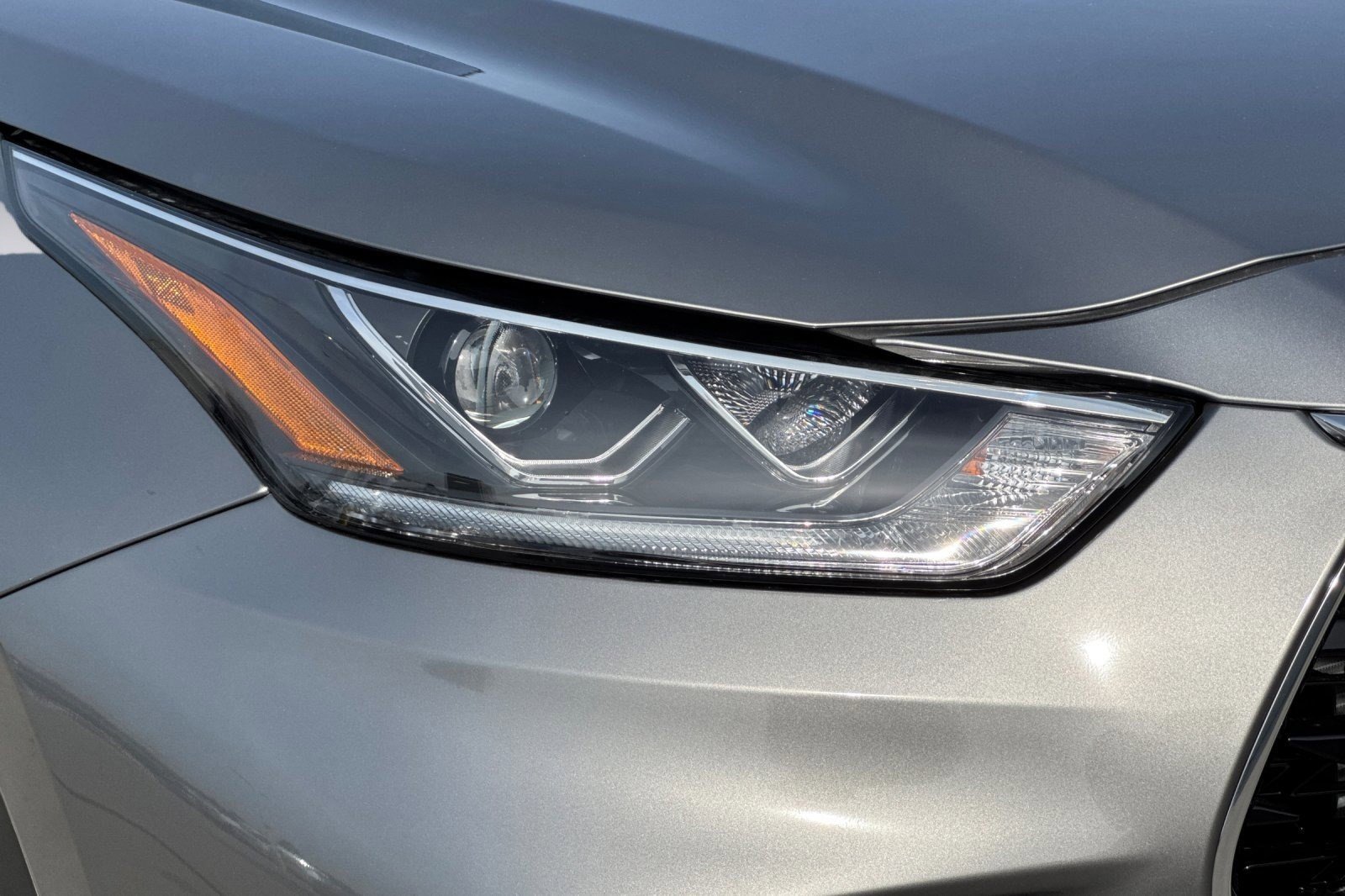 New 2026 Toyota Highlander Platinum image 9