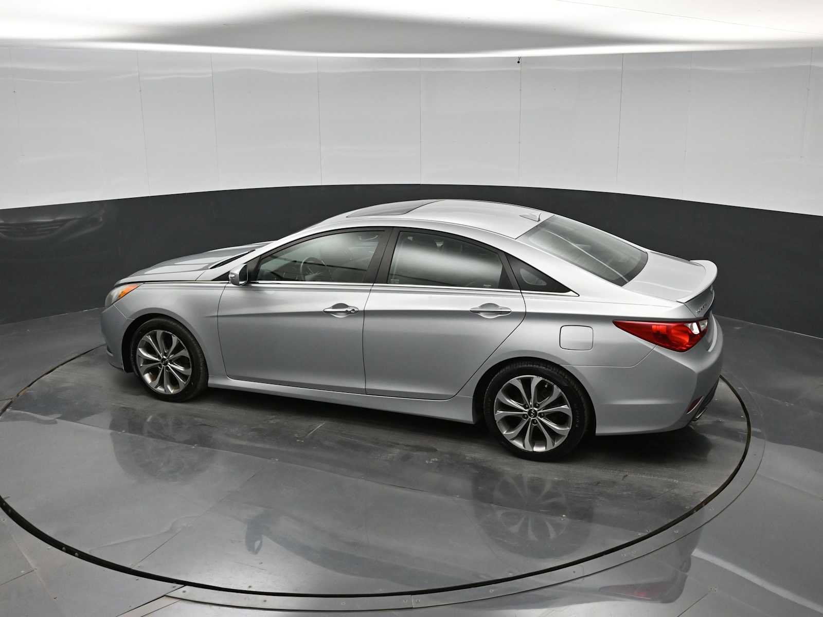 Used 2014 Hyundai Sonata SE w/ Premium Package 03 FWD image 30