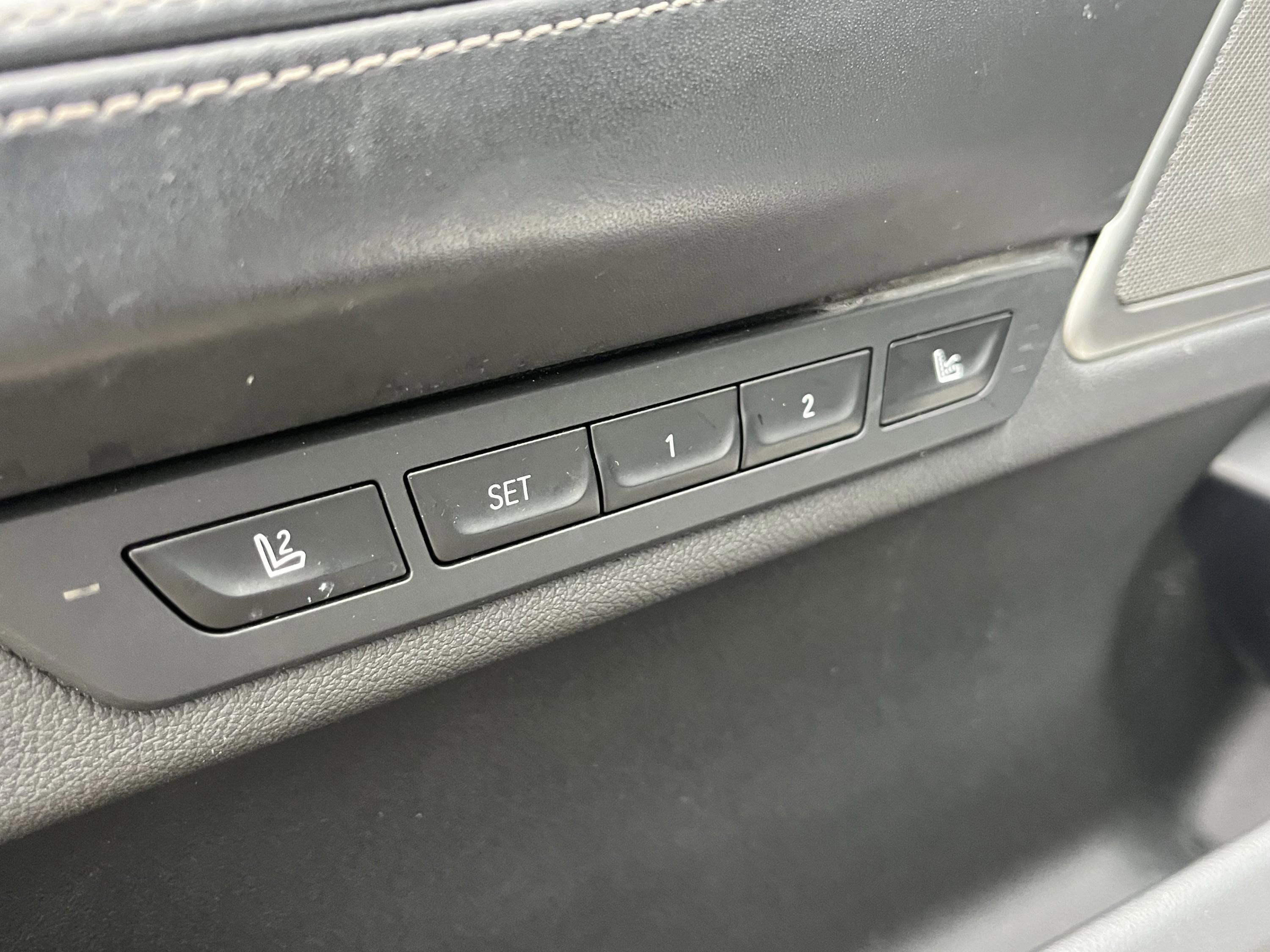 Used 2022 BMW 750i xDrive w/ Executive Package image 13