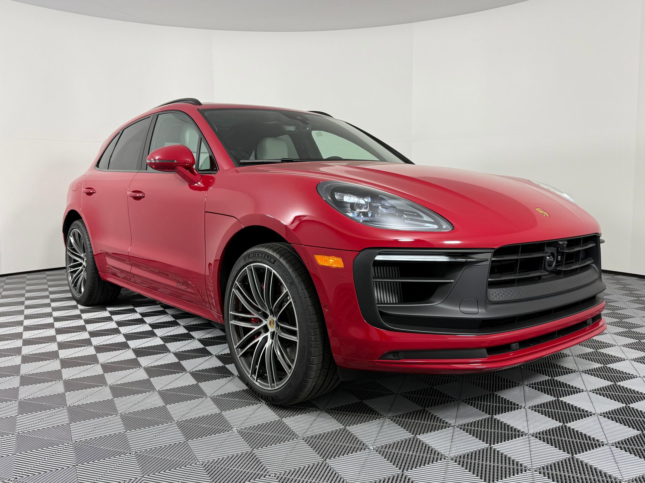 New 2026 Porsche Macan GTS AWD/4WD image 7