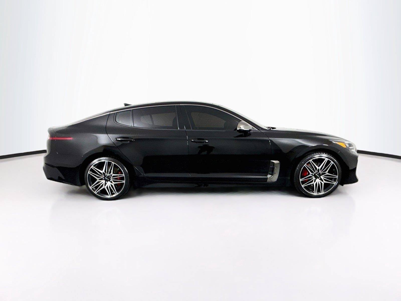 Used 2022 Kia Stinger GT1 AWD/4WD image 11