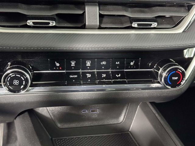 Used 2026 Chevrolet Equinox LT AWD/4WD image 28
