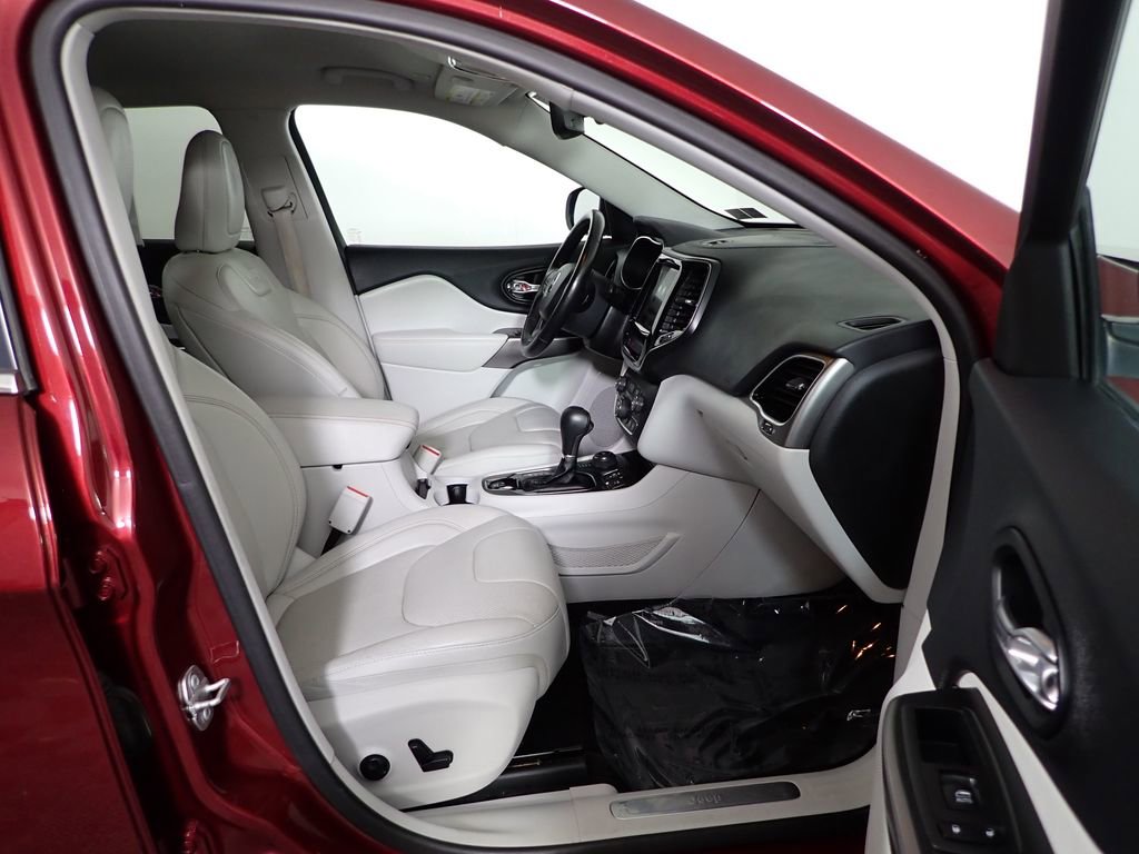 Used 2019 Jeep Cherokee Limited w/ Luxury Group image 46