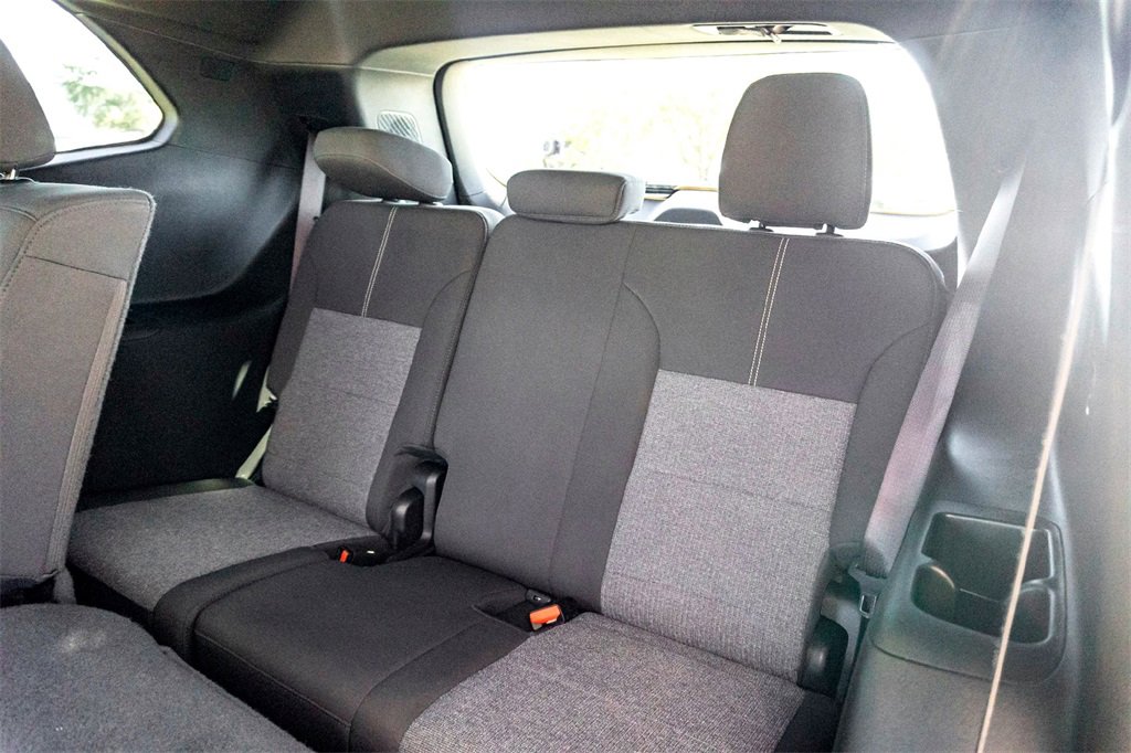 Used 2025 GMC Acadia Elevation image 26