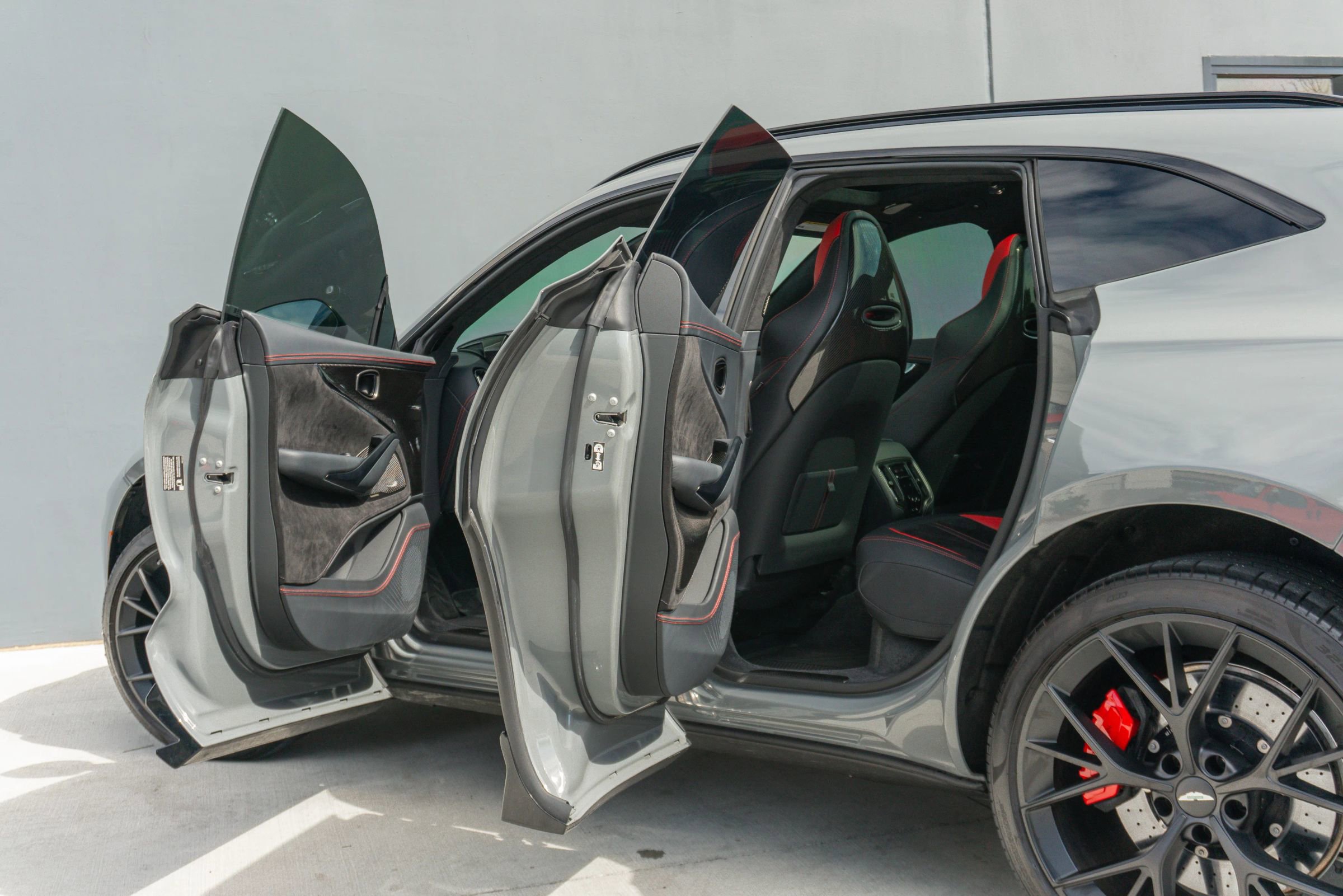 Used 2025 Aston Martin DBX 707 image 77