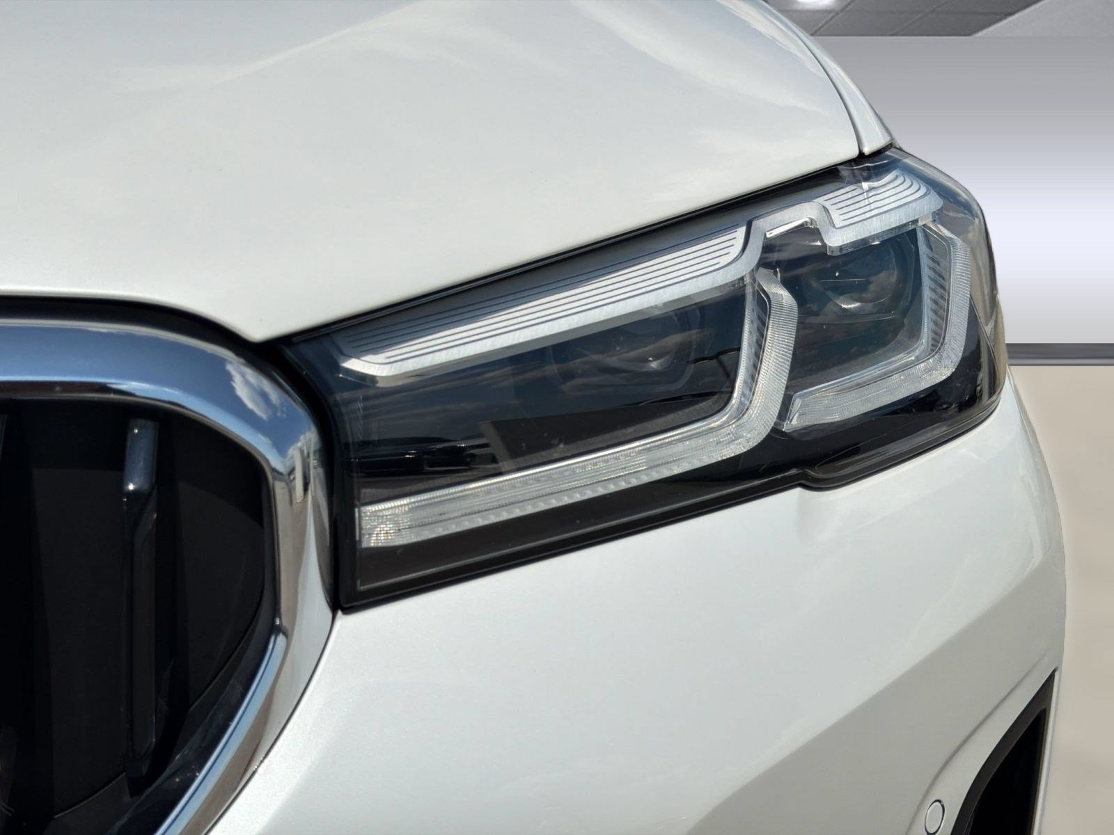 Certified 2023 BMW 530i w/ Premium Package RWD image 10