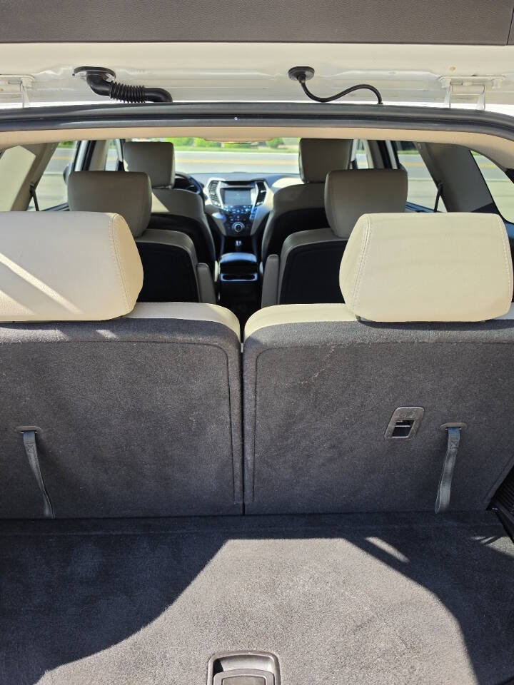 Used 2017 Hyundai Santa Fe Limited FWD image 11