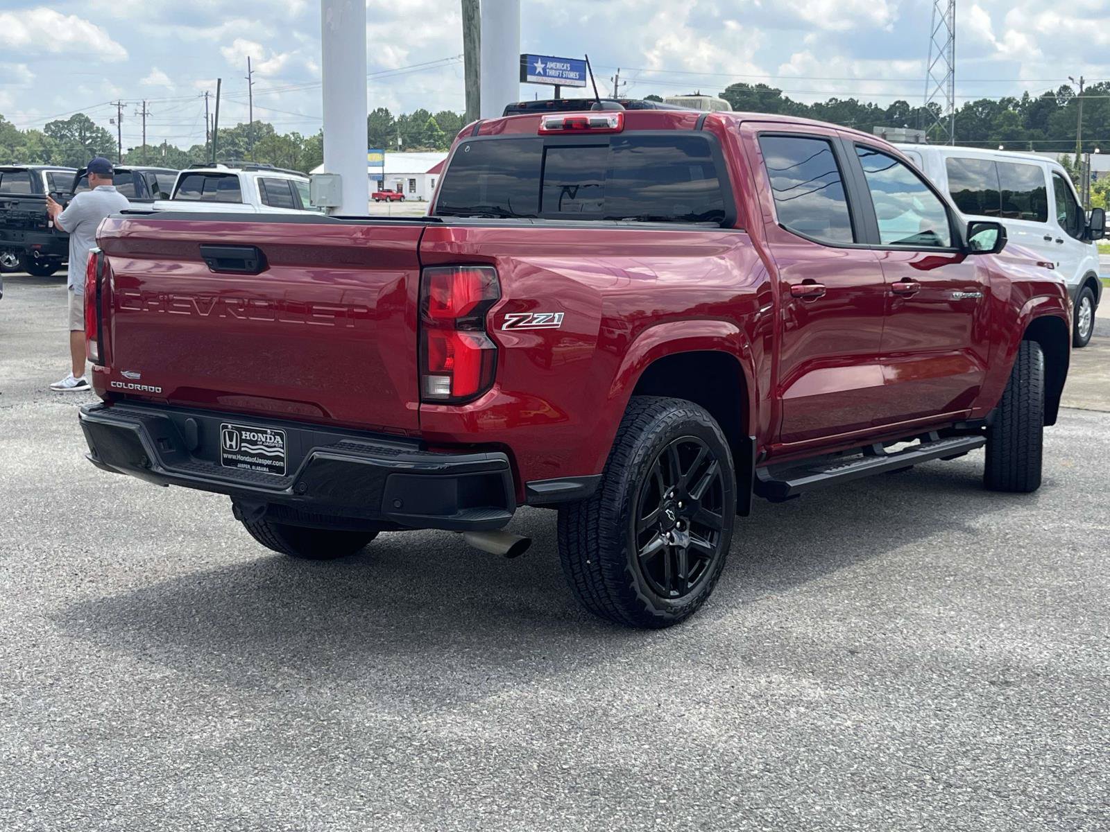 Used 2024 Chevrolet Colorado Z71 w/ Z71 Convenience Package 2 AWD/4WD image 3