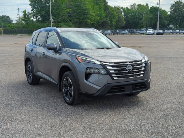 Used 2025 Nissan Rogue SV w/ SV Premium Package image 3