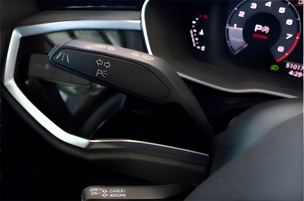 Used 2020 Audi Q3 2.0T Premium w/ Convenience Package image 22