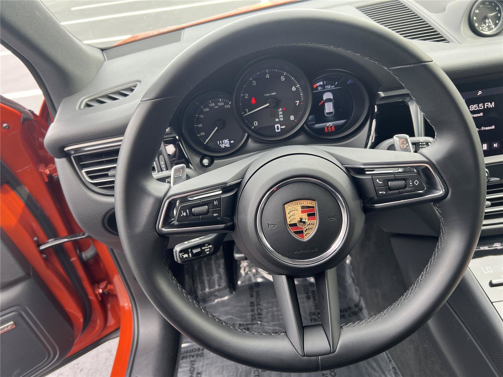Used 2024 Porsche Macan AWD/4WD image 10