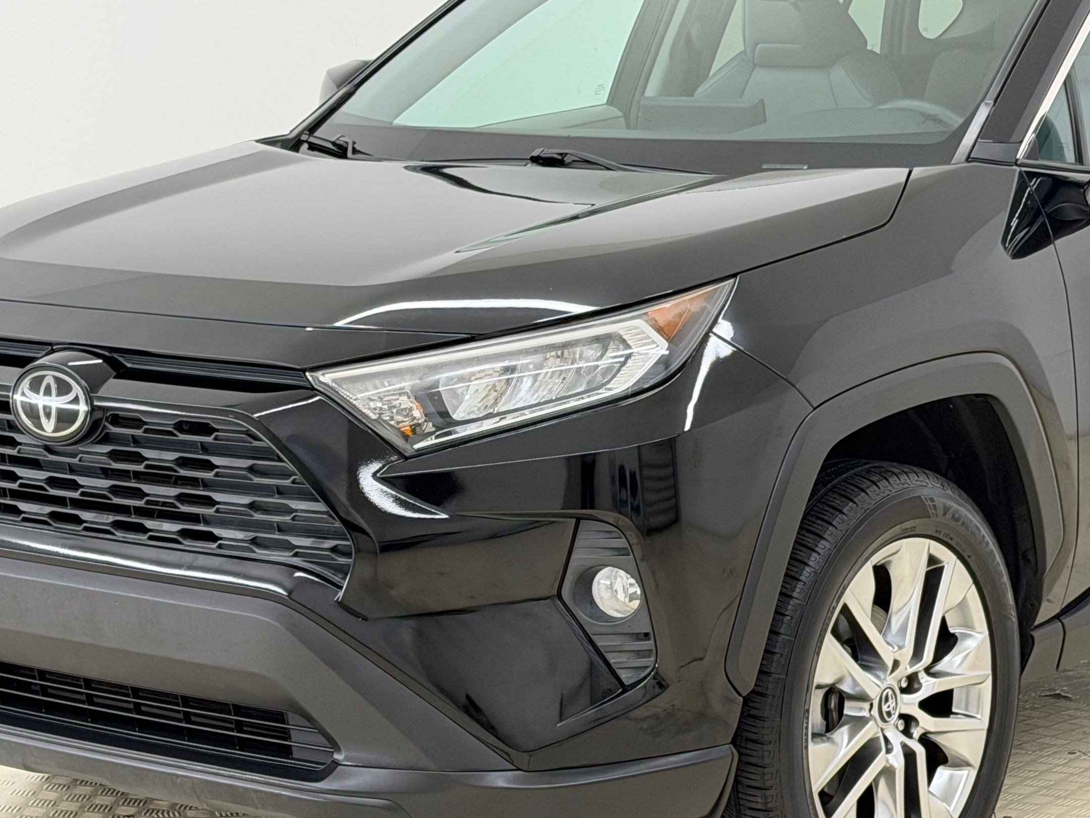 Used 2021 Toyota RAV4 XLE Premium FWD image 12