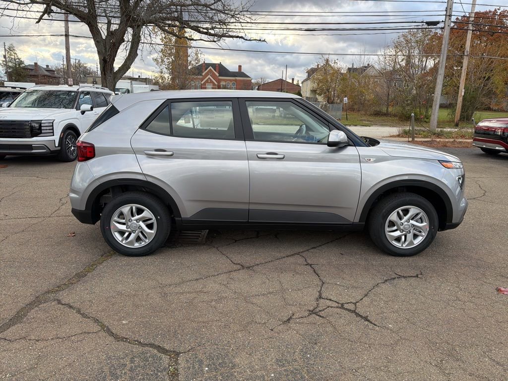 New 2026 Hyundai Venue SE image 8