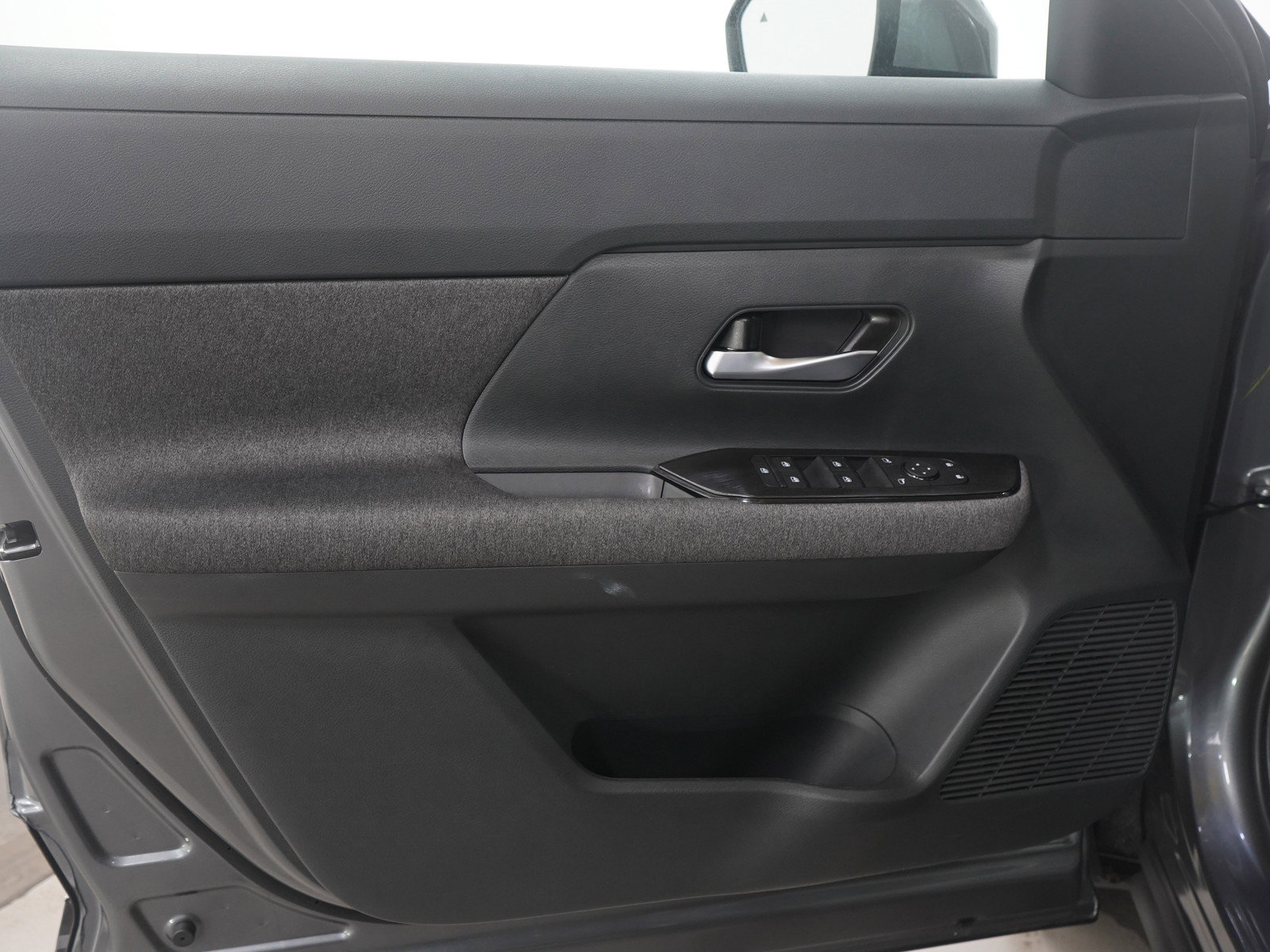 Used 2025 Nissan Kicks SV w/ SV Premium Package image 19