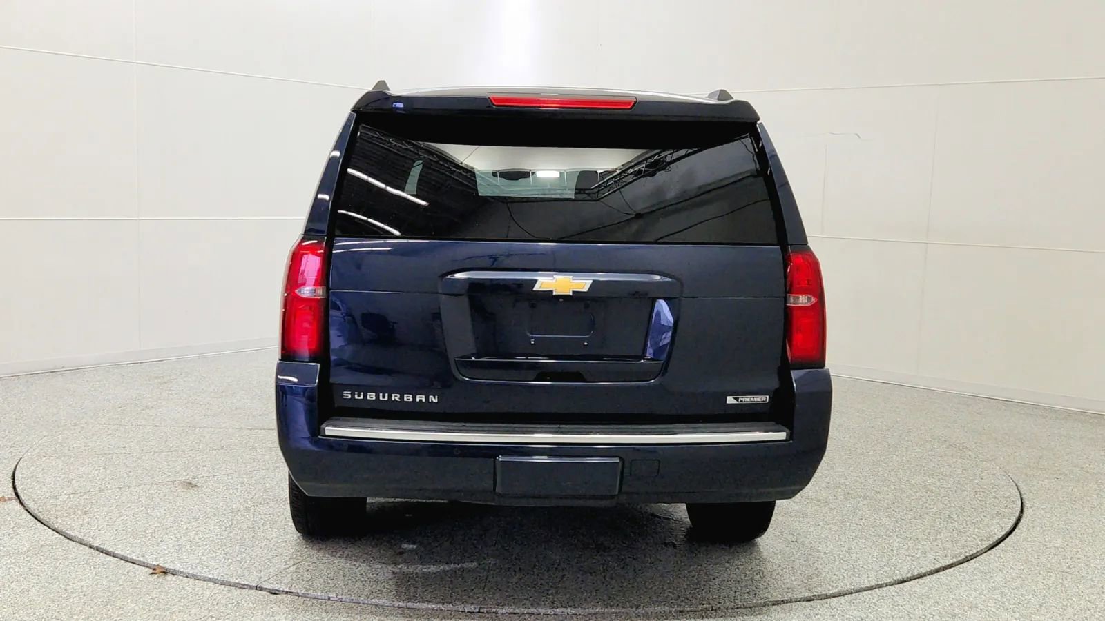 Used 2018 Chevrolet Suburban Premier image 6