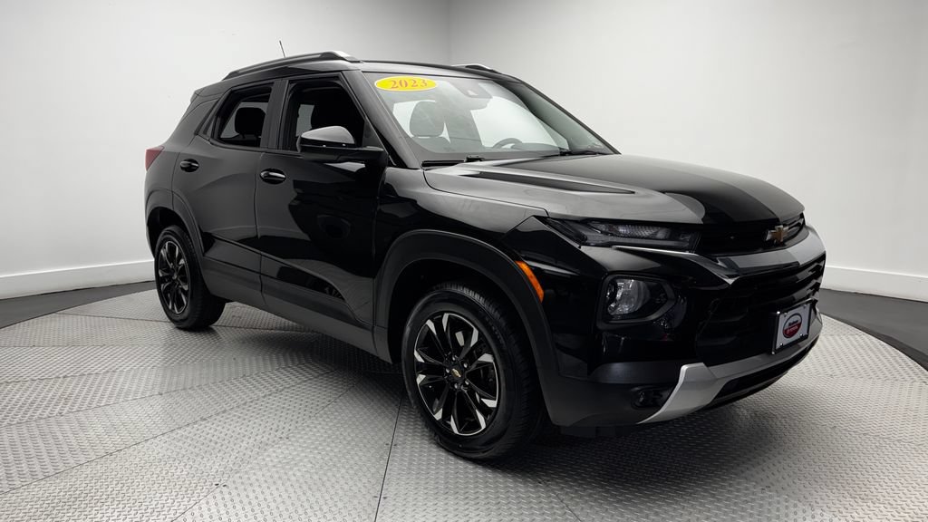 Used 2023 Chevrolet TrailBlazer LT AWD/4WD image 37